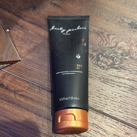 Booty Parlor NWT Flirty Little Secret Firming Bronzer with Pheromones 4.5 fl oz - Picture 4 of 6